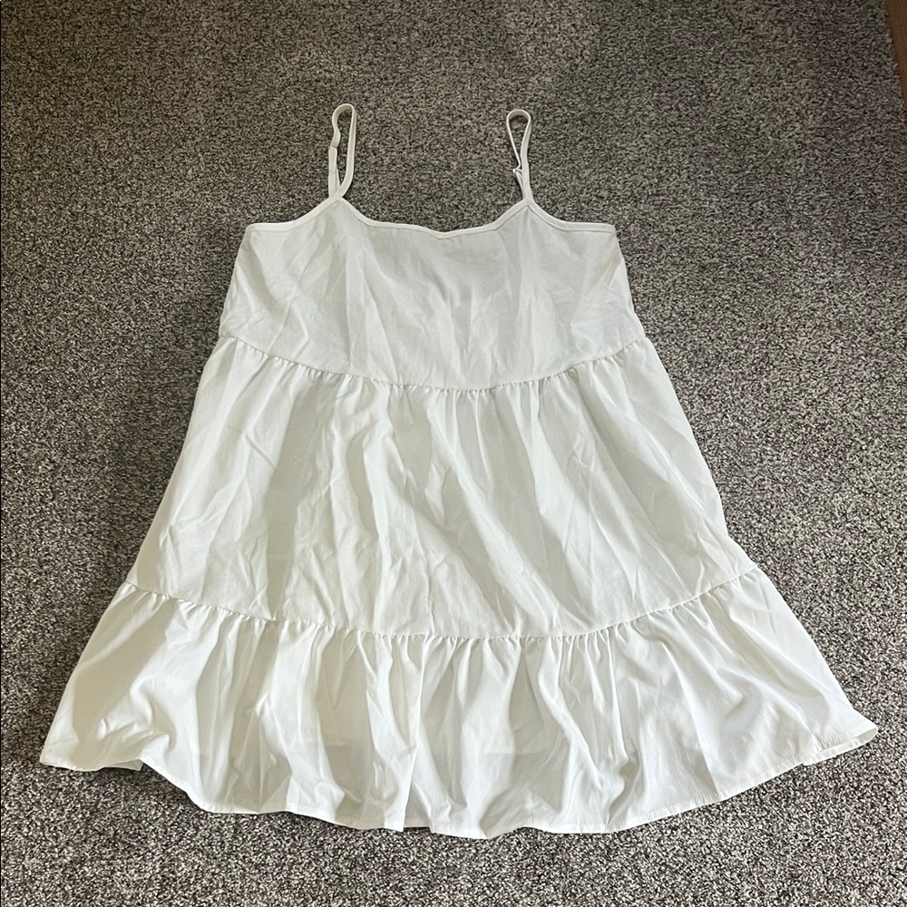 Elegant White Sleeveless Dress